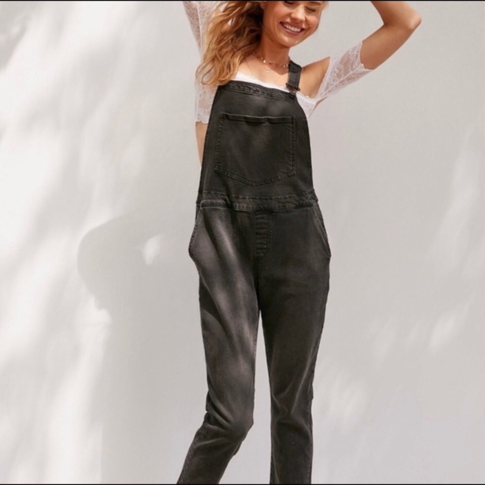 UO BDG Black Denim Overalls Dungarees